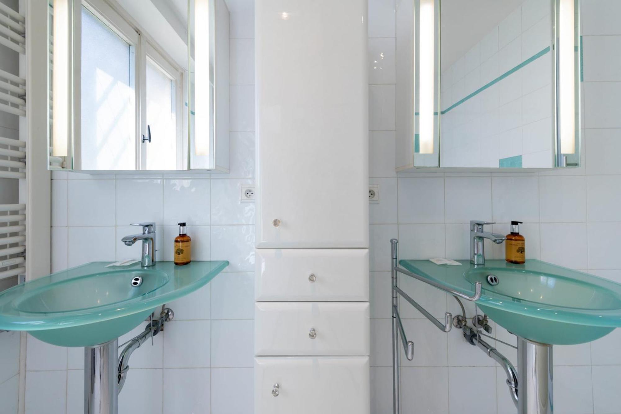 3-br With Private Pool & Sea View