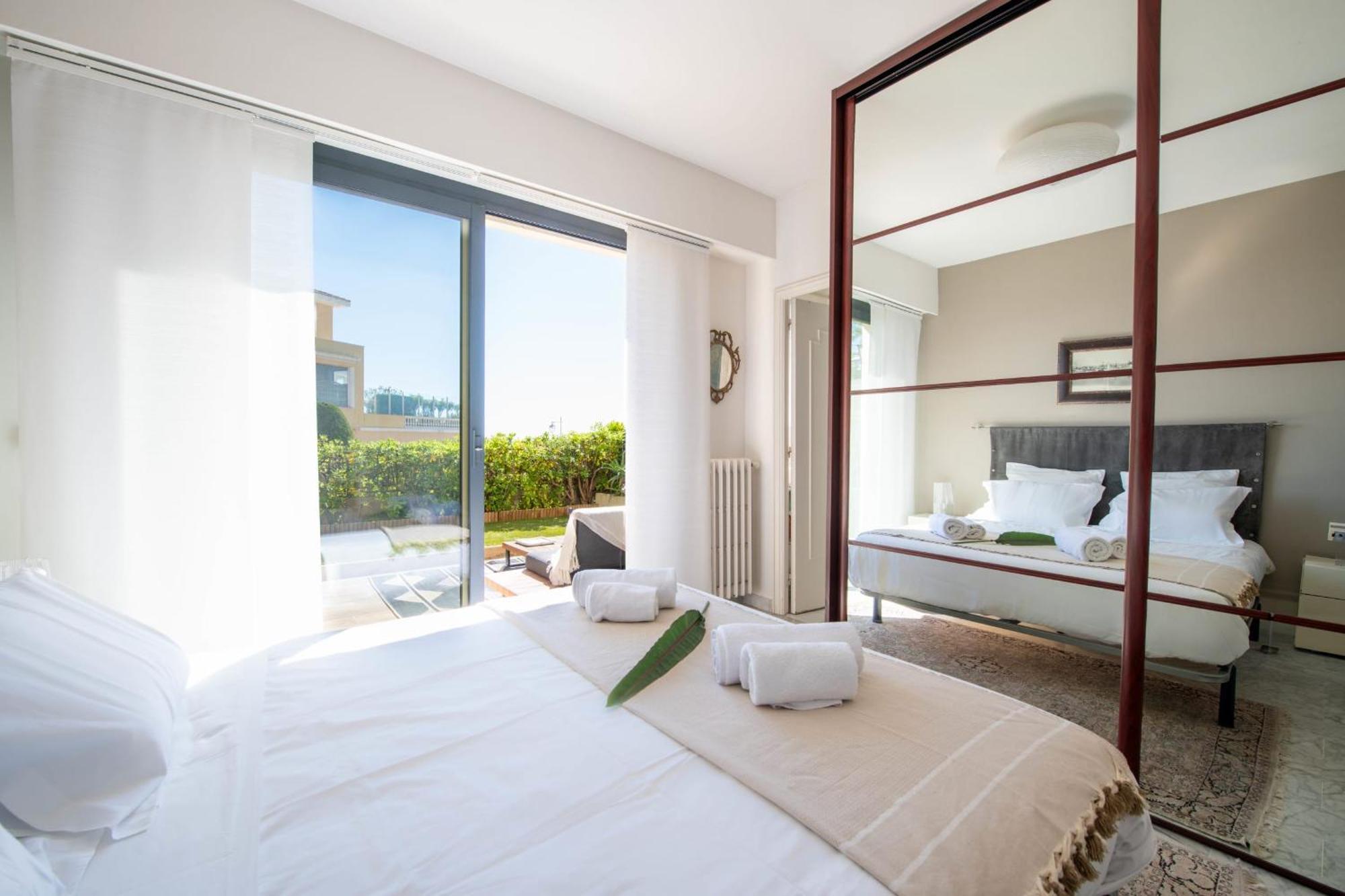 3-br With Private Pool & Sea View Apartment