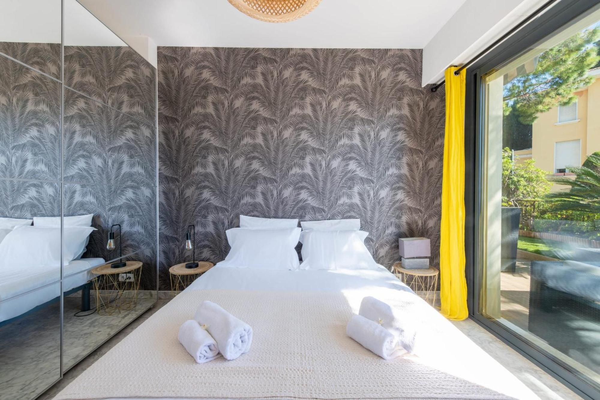 Apartment 3-br With Private Pool & Sea View *