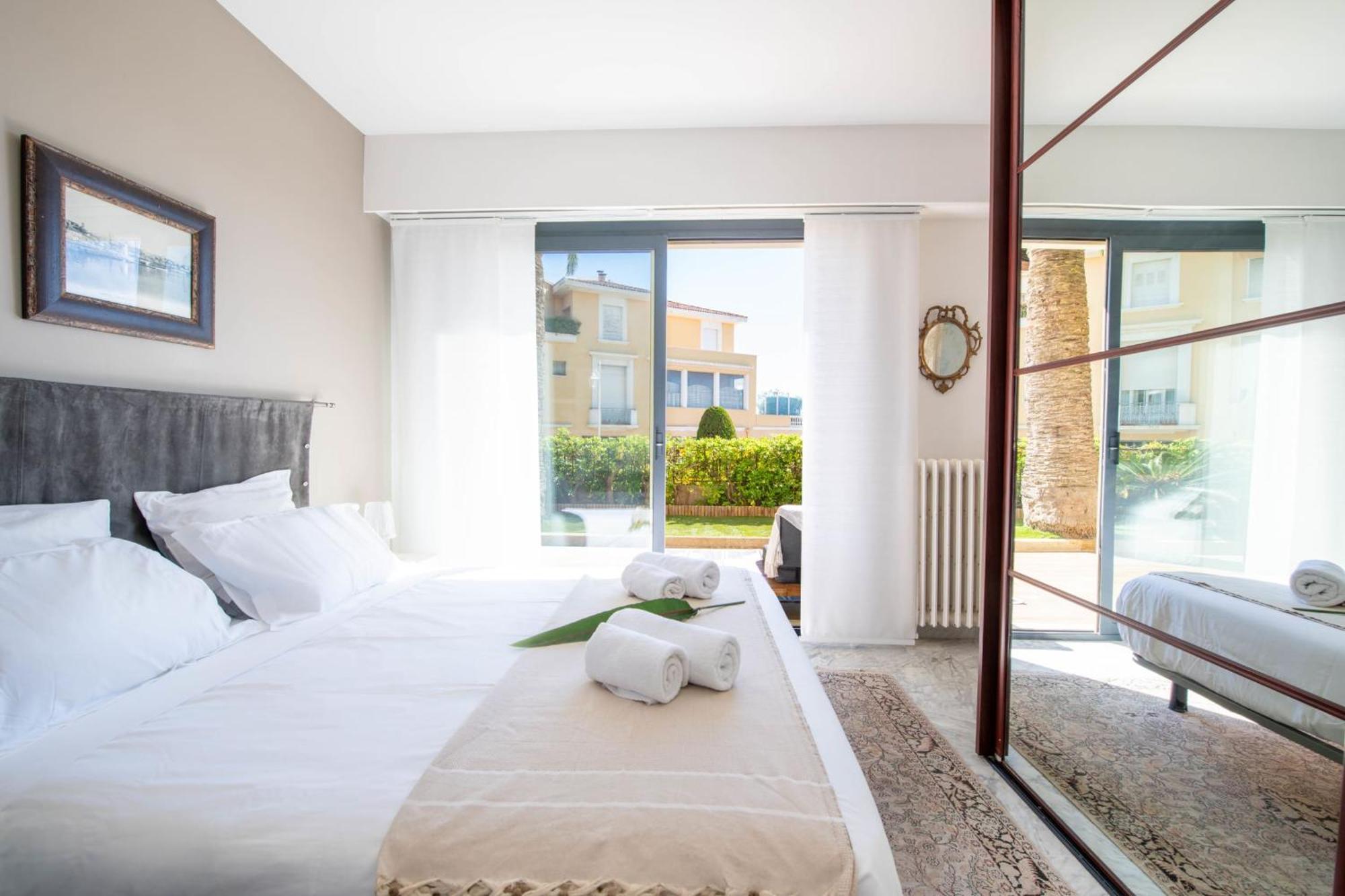 3-br With Private Pool & Sea View