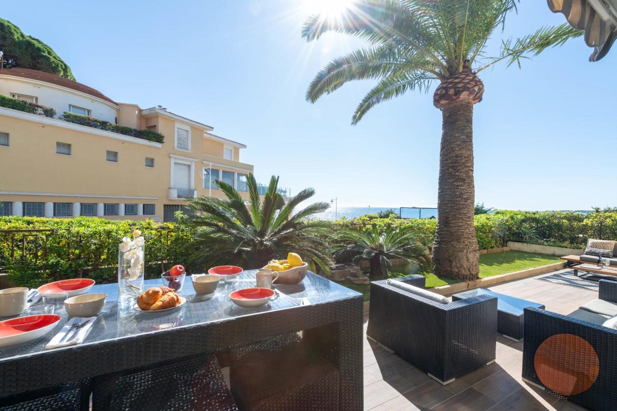 3-br With Private Pool & Sea View