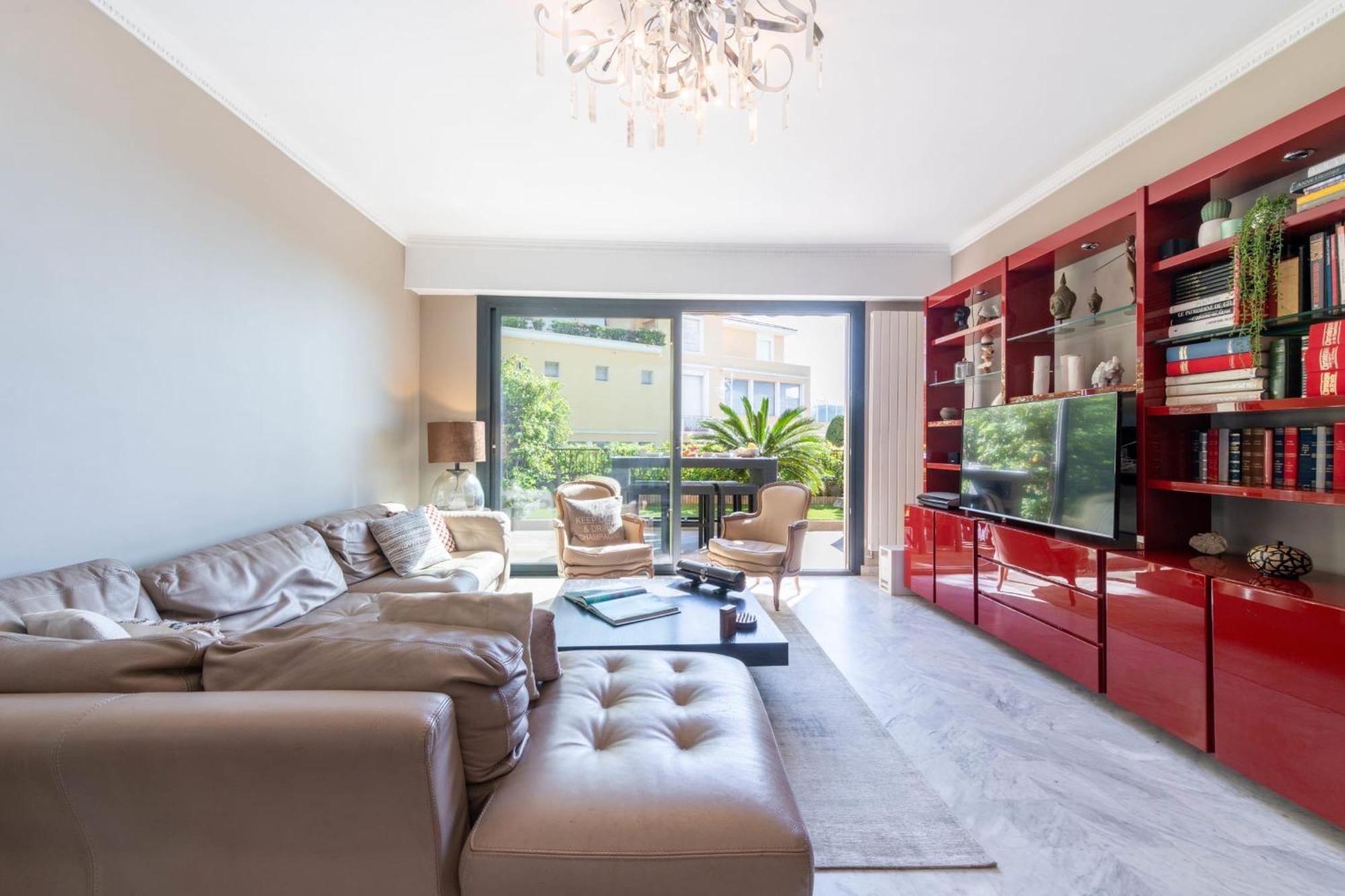 3-br With Private Pool & Sea View Apartment Cannes
