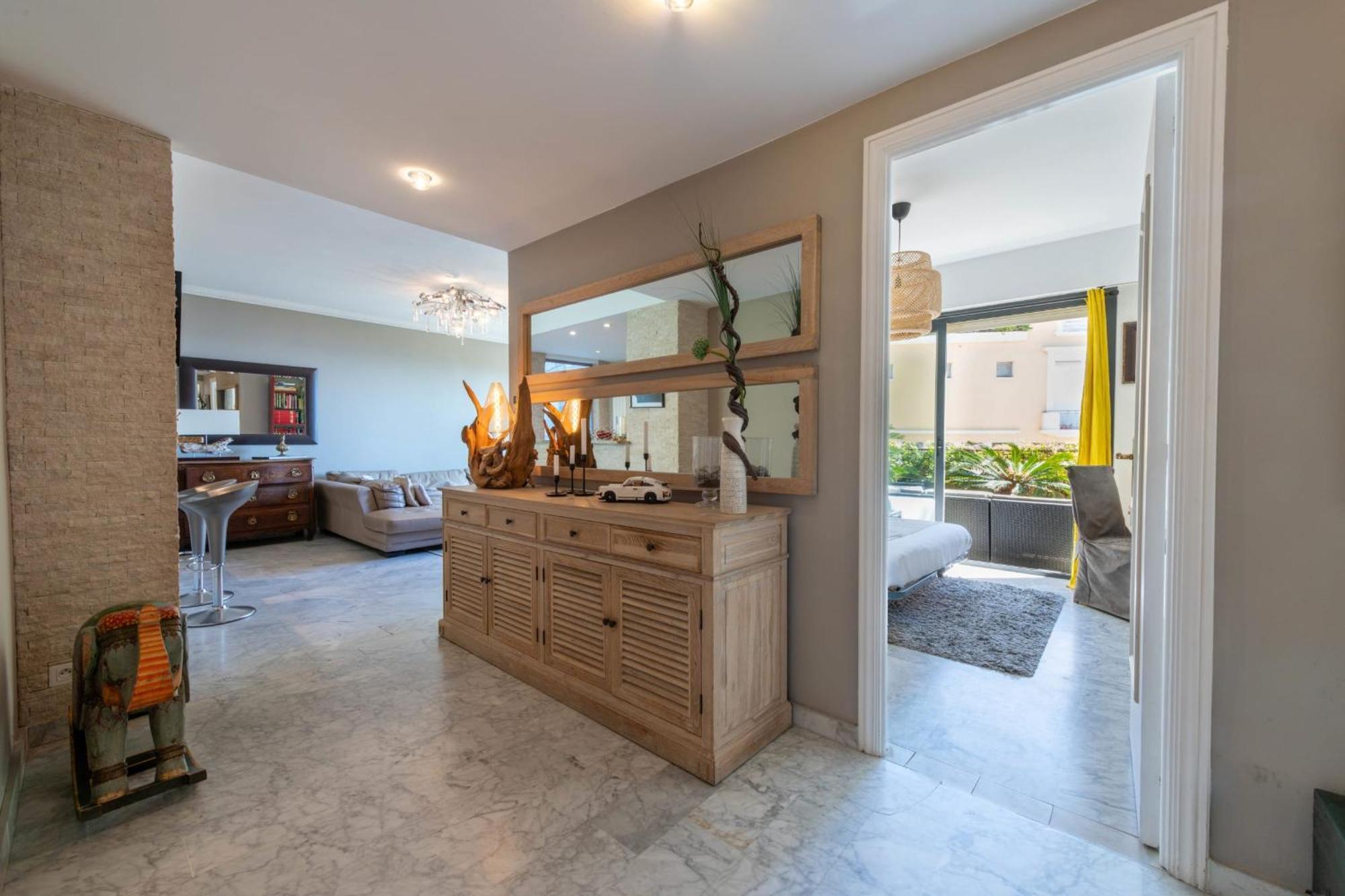 Apartment 3-br With Private Pool & Sea View