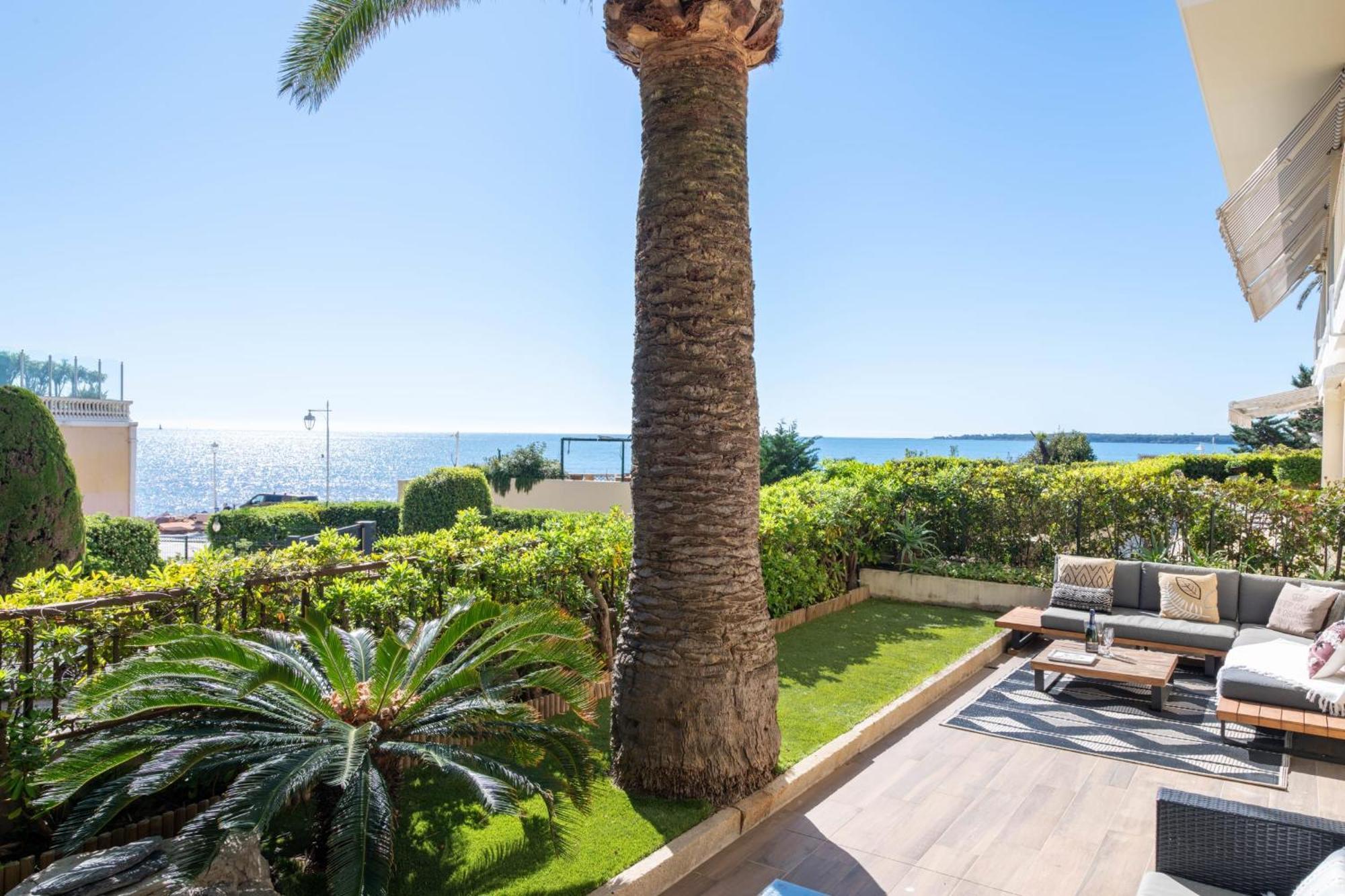 3-br With Private Pool & Sea View Apartment Cannes