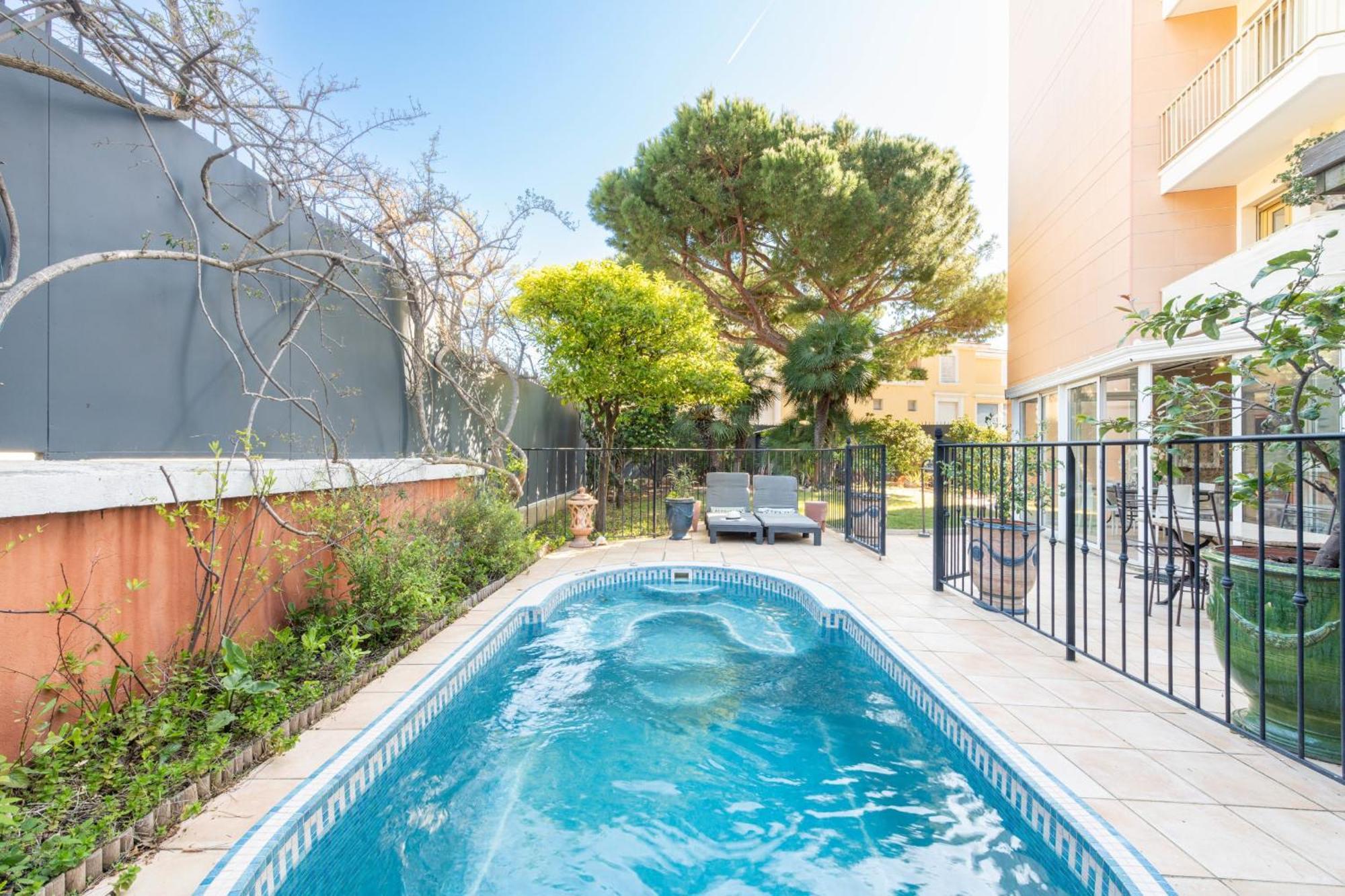 3-br With Private Pool & Sea View