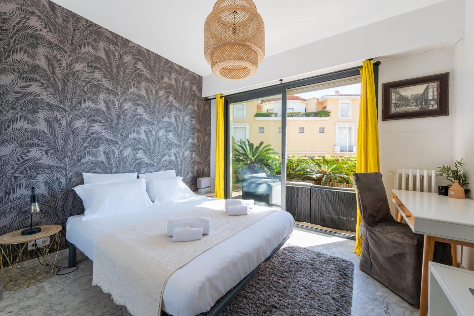3-br With Private Pool & Sea View Apartment